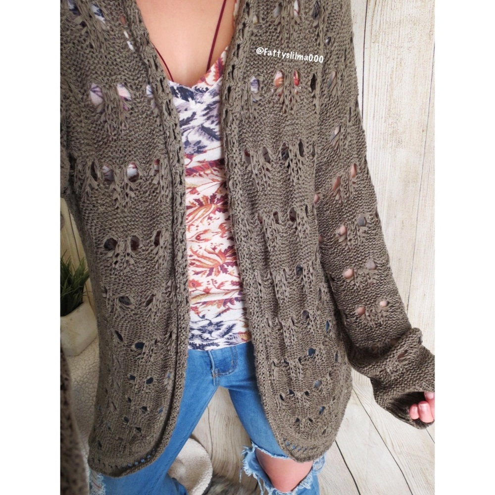 Slouchy Olive green open knit cardigan 🌿 - Picture 6 of 7